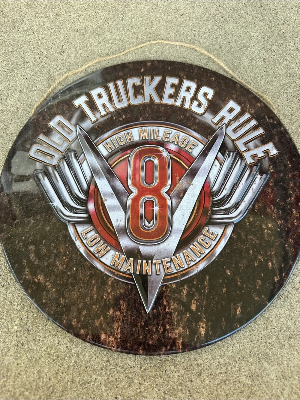 Decorative Vintage Style 'Old Truckers Rule' Round Wall Sign in Brown and Red